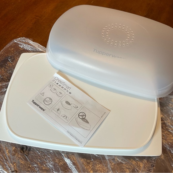 Tupperware CheeSmart Low Rectangular Container - Picture 9 of 9